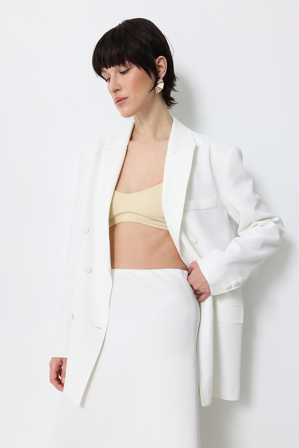 Vatkalı Cep Detaylı Blazer Beyaz Kadın Ceket