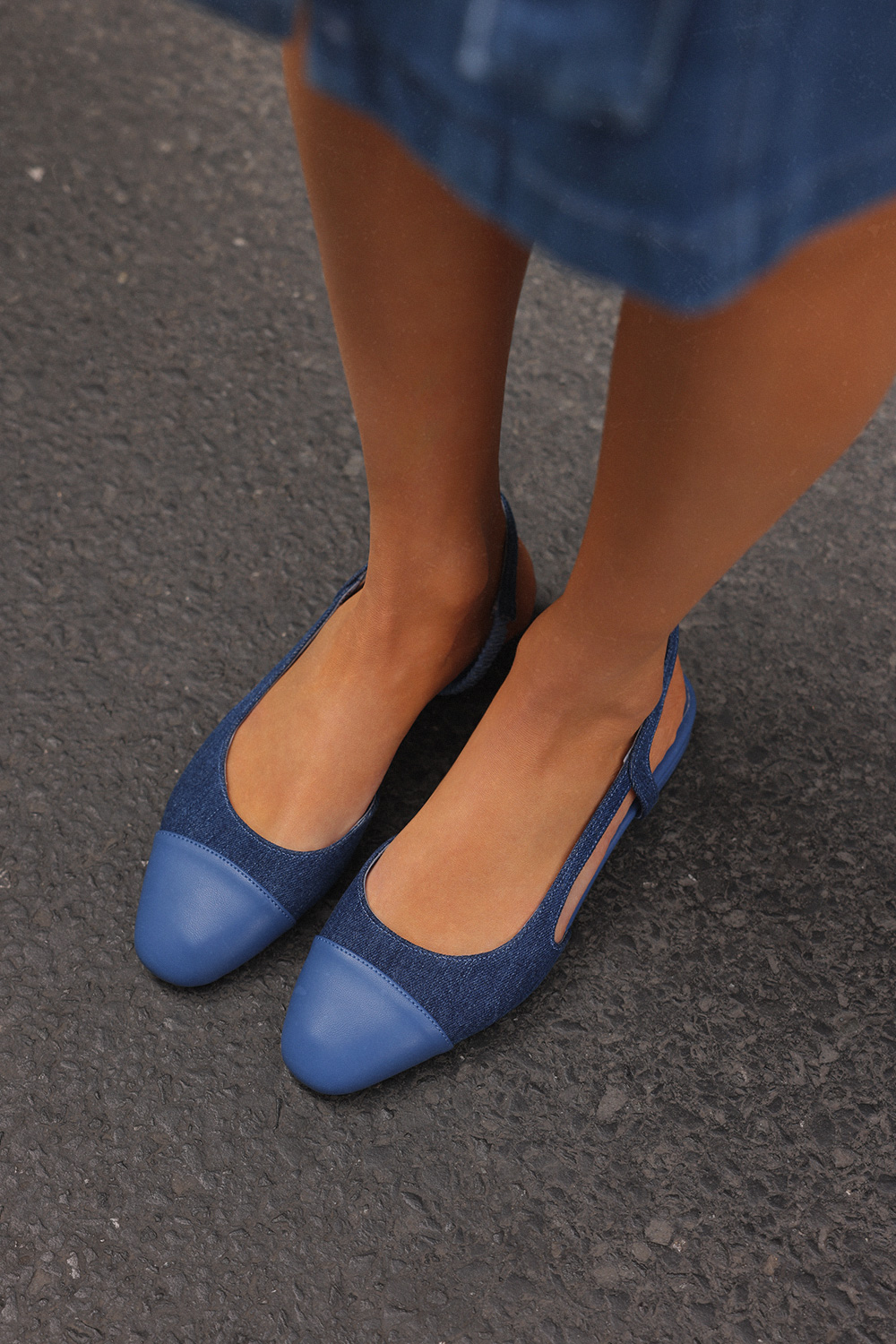 Çift Renkli Arkası Açık Koyu Mavi Kadın Sandalet