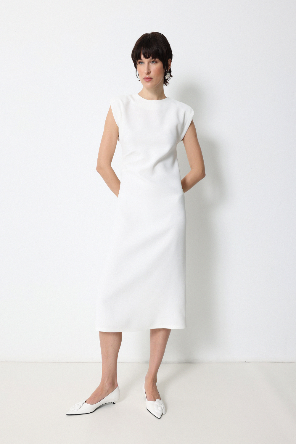 Vatkalı Kolsuz Midi Beyaz Kadın Elbise